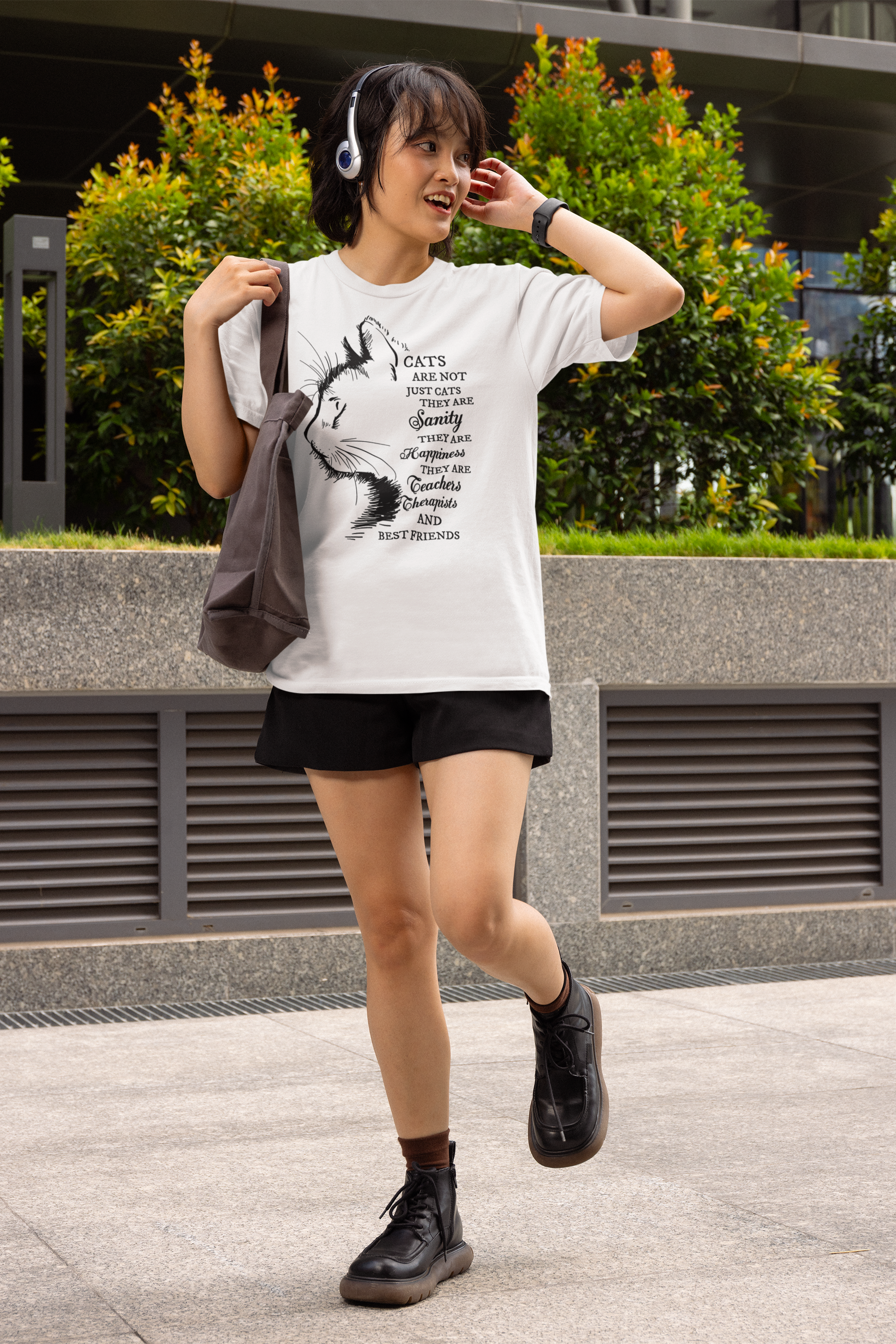 Cats Are Best Friends - Unisex T-Shirt