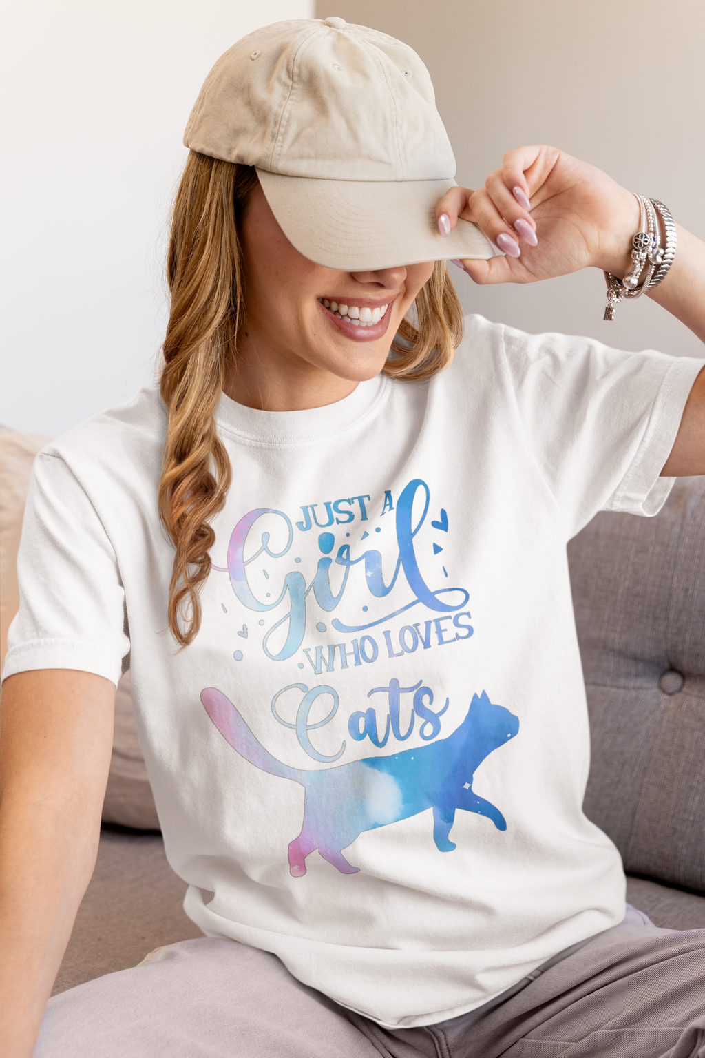 Just A Girl Who Loves Cats - Unisex T-Shirt