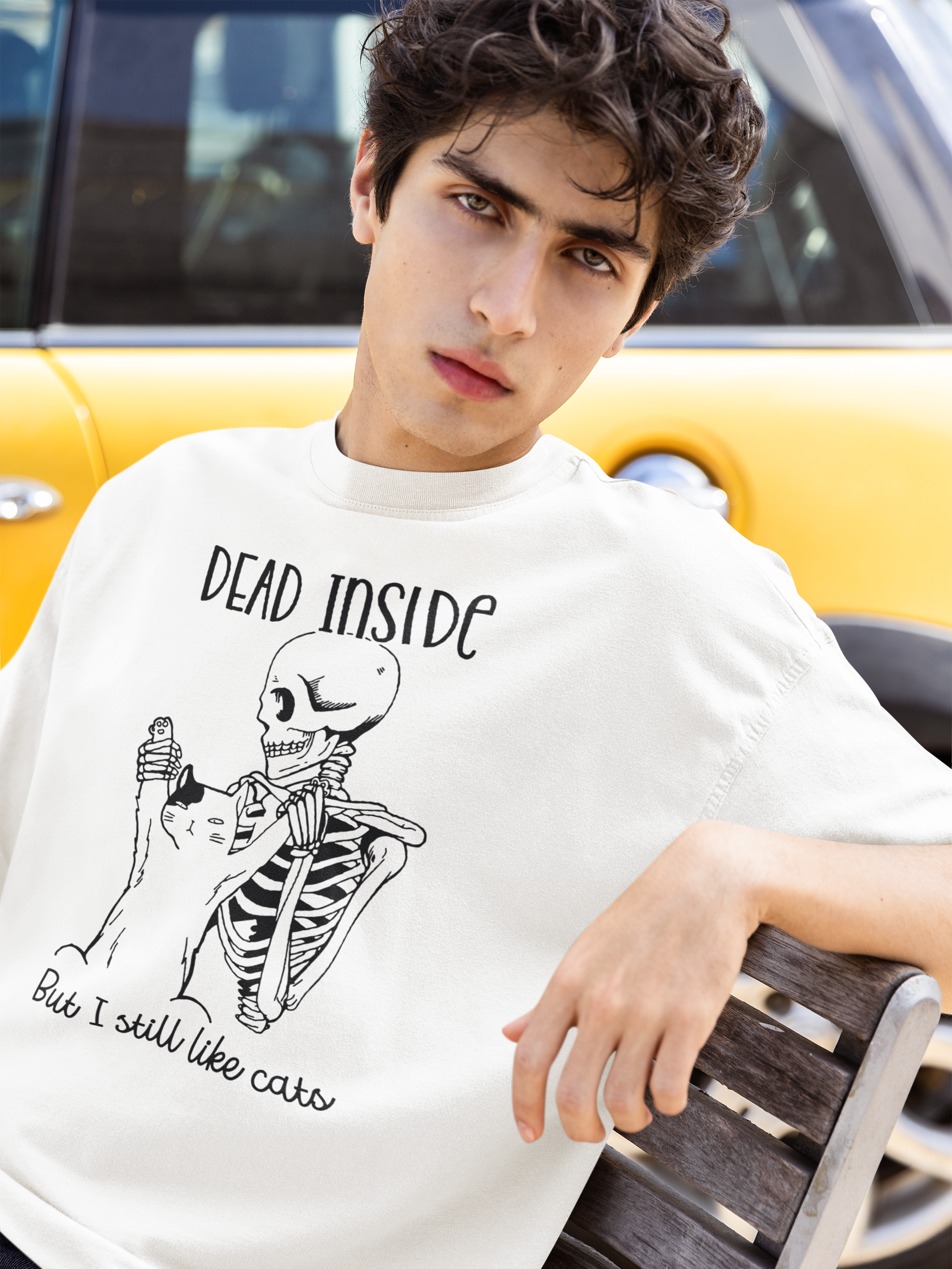 Dead Inside But I Still Like Cats - Unisex T-Shirt