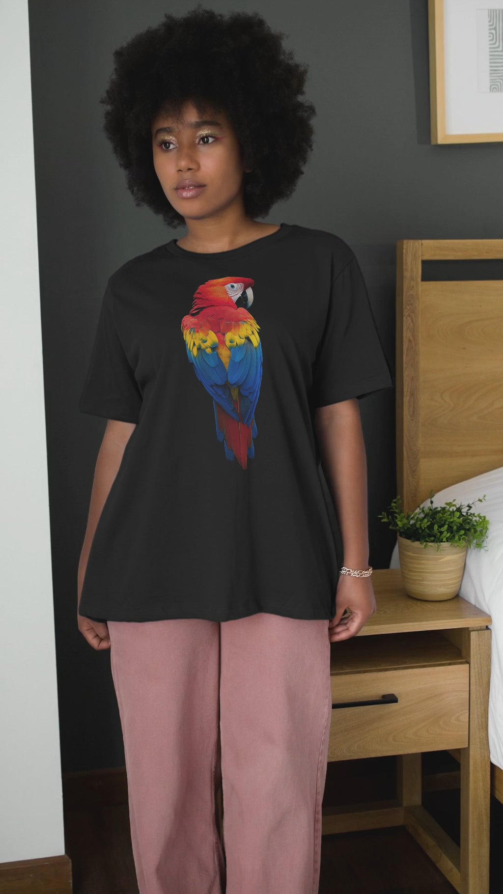 Scarlet Macaw Parrot Print - Unisex T-Shirt