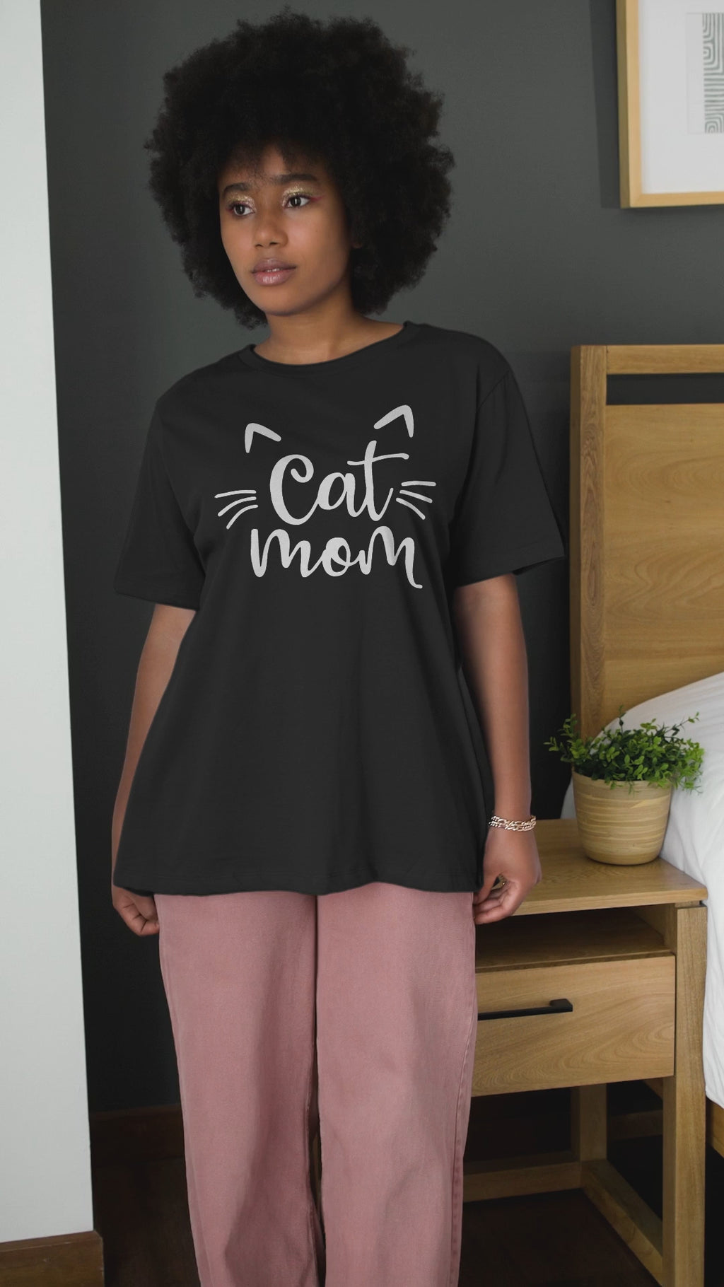 Cat Mom - Unisex T-Shirt