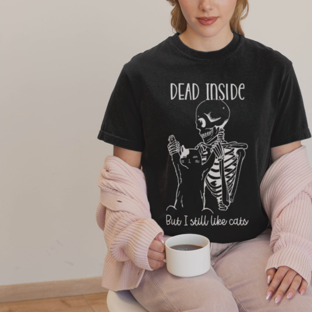 Dead Inside But I Still Like Cats - Unisex T-Shirt