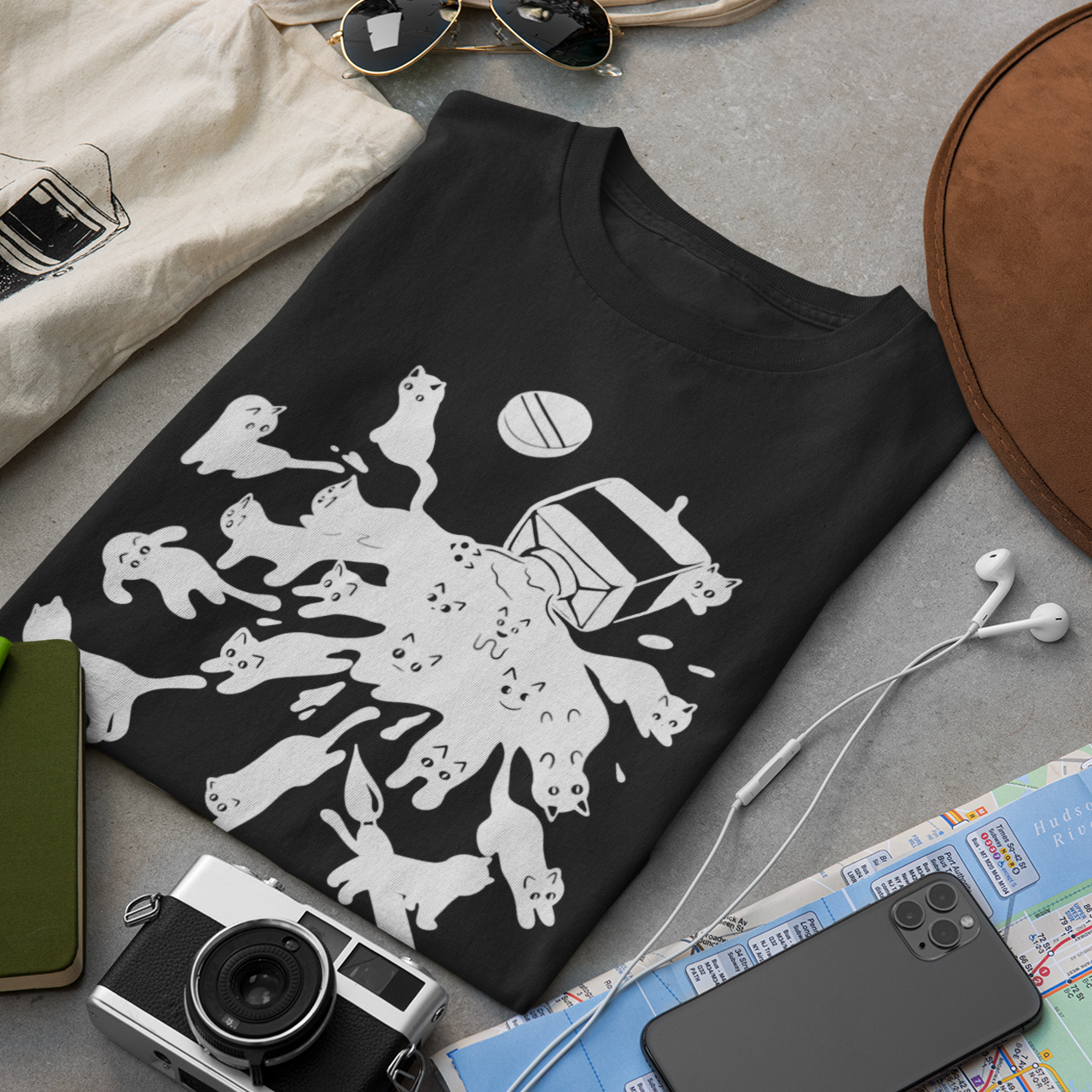 Black Ink Cats Relaxing Fun Print - Unisex T-Shirt
